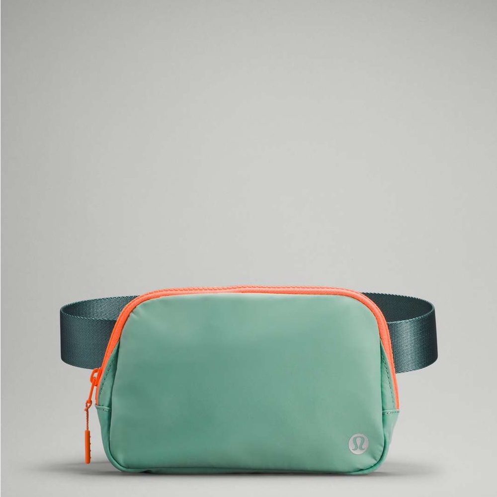 LULULEMON Everywhere Belt‎ Bag, Arctic Green and Tidewater Teal